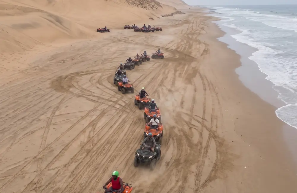 Pilote en quad monoplace dans les dunes d’Essaouira